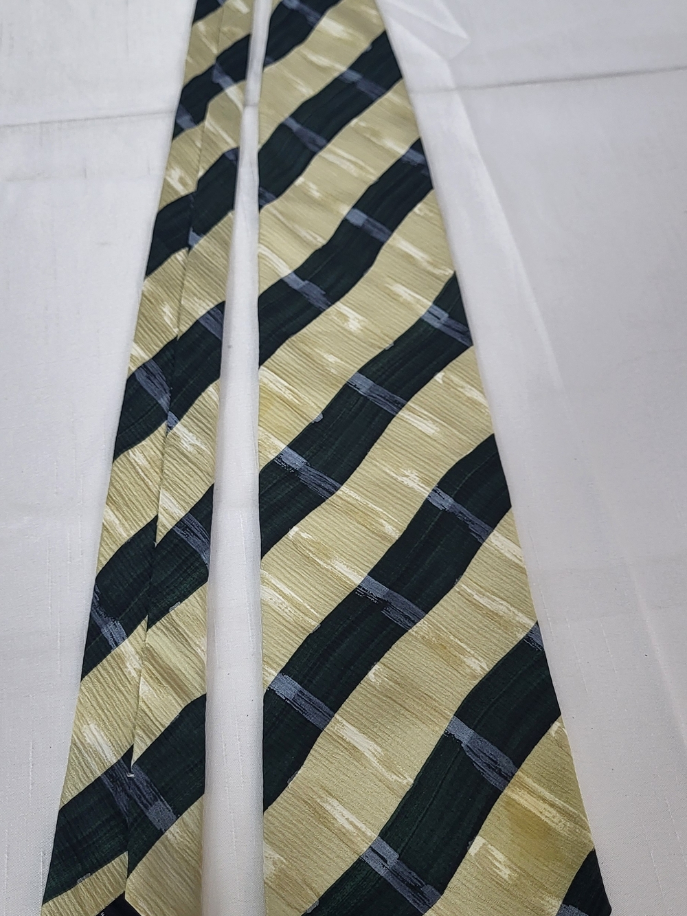 Hugo Boss Diagonal Stripe Tie in Cream & Green